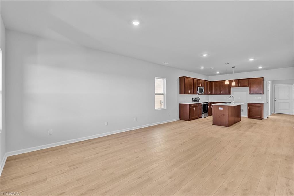 156 Candytuft Court Lexington, NC 27295 - Photo 12 of 30 Living Room
