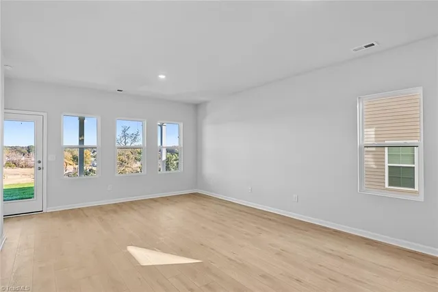 $320,000 | 156 Candytuft Court, Lexington, NC 27295