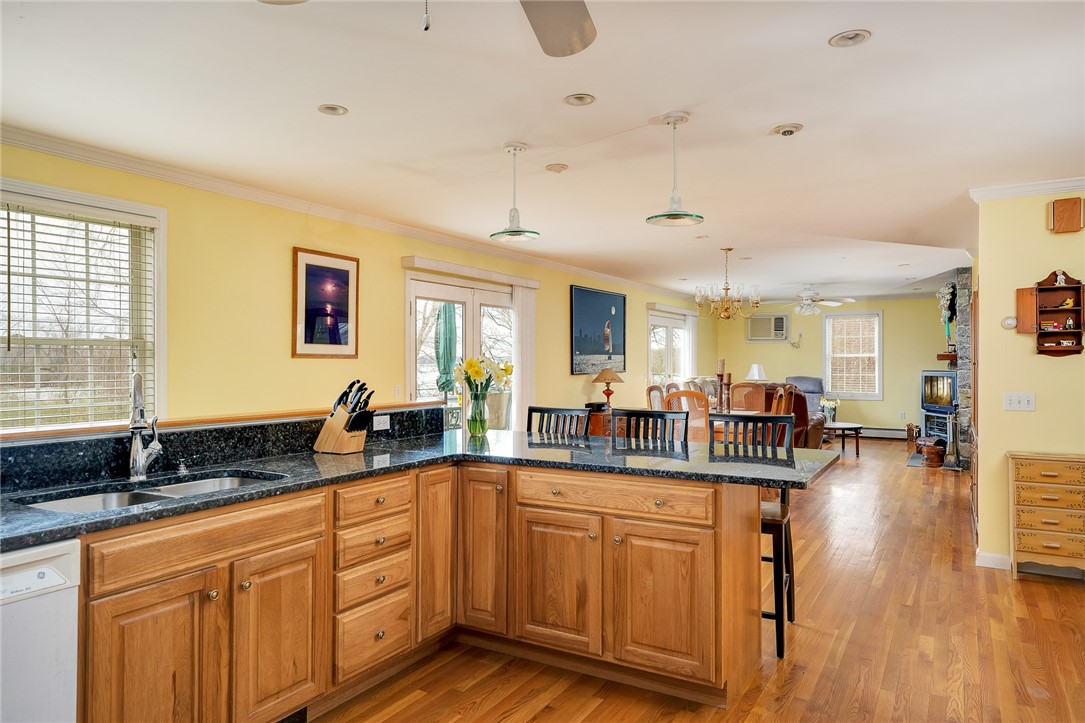 2 River View Street Warren, RI 02885 - Photo 3 of 40 Gallery Image 3