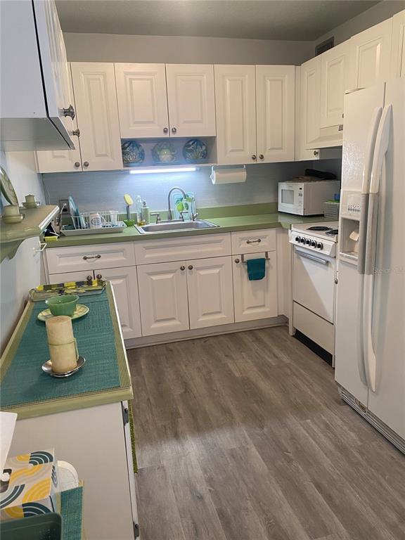 8455 112th Street North, Unit 111 Seminole, FL 33772 - Photo 9 of 28 Gallery Image 9