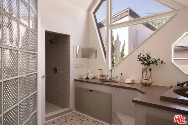 $1,899,995 | 755 Luton Drive, Glendale, CA 91206