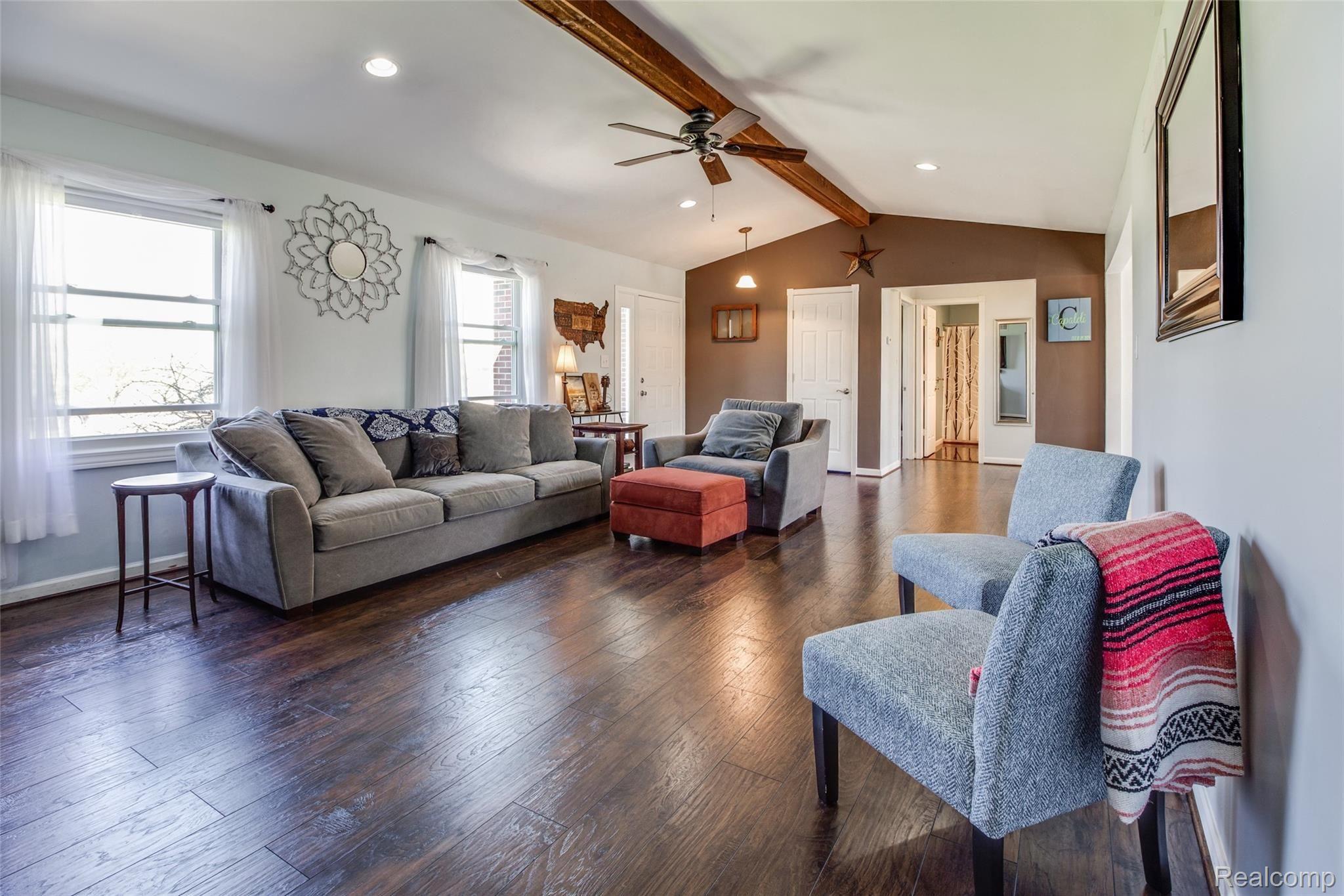 600 Miller Road Memphis, MI 48041 - Photo 2 of 29 Livingroom (4 of 4).jpg