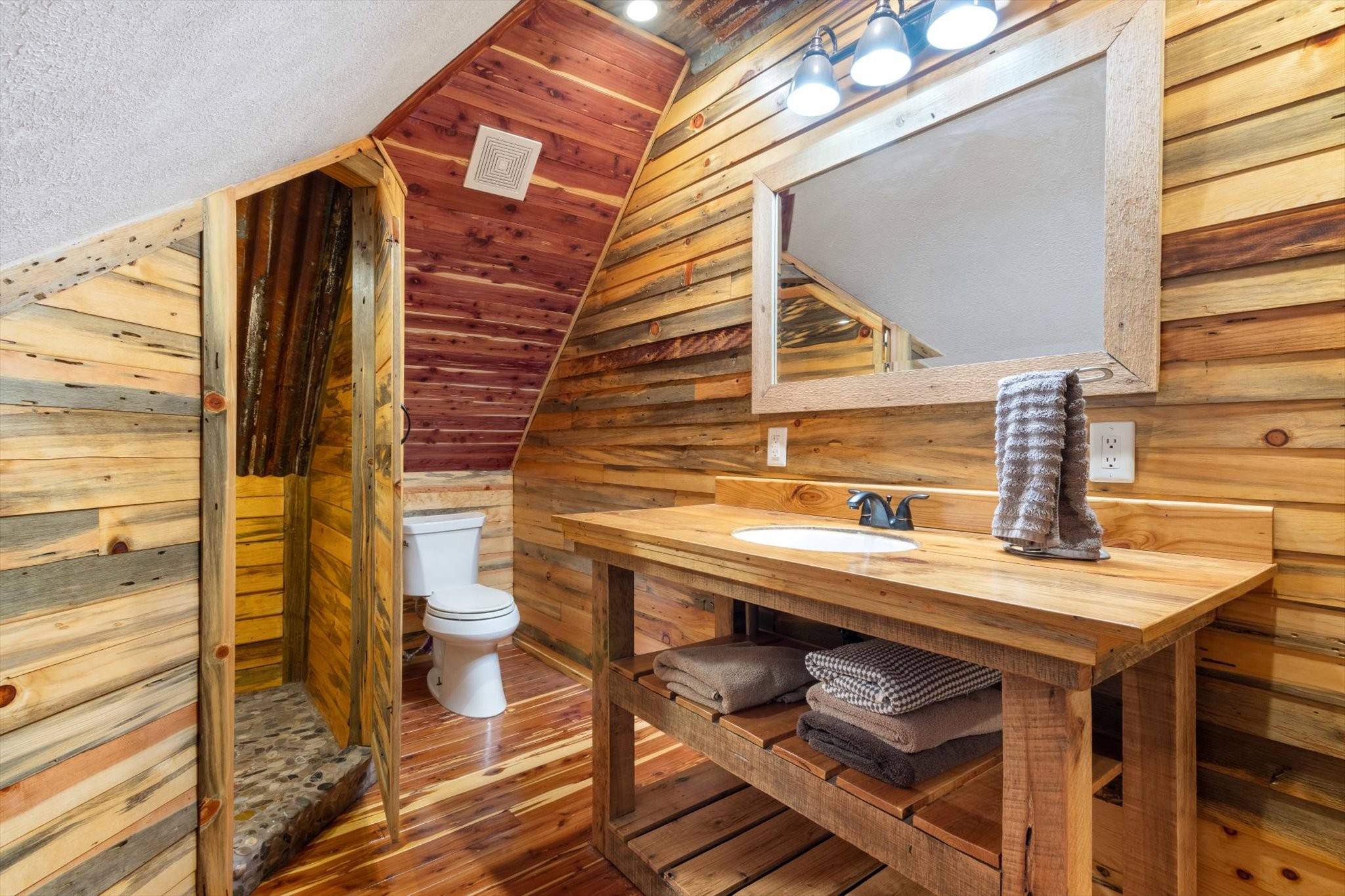 471 Northup Road Portland, TN 37148 - Photo 19 of 38 a view of balcony with a table and chairs and couches