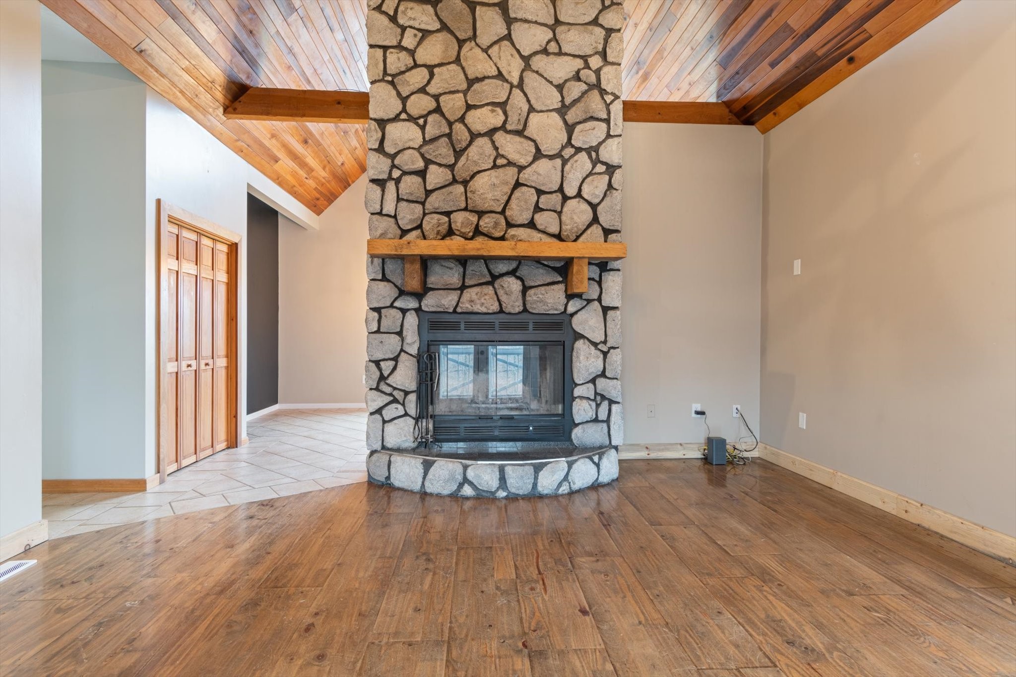 471 Northup Road Portland, TN 37148 - Photo 6 of 38 a view of a livingroom with a fireplace and a window