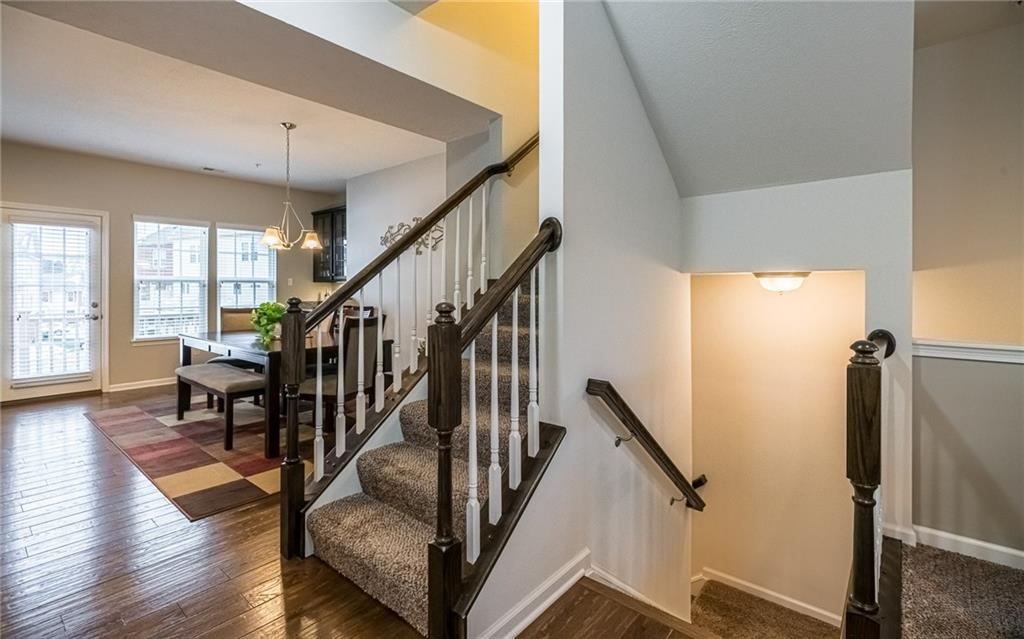 307 Rosecliff Road Wexford, PA 15090 - Photo 15 of 25 Wide Plank Hardwood In Kitchen and Dining Area