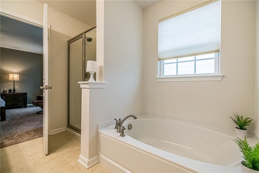 307 Rosecliff Road Wexford, PA 15090 - Photo 20 of 25 Master Bath W/Ceramic Tile, Soaking Tub, Shower with Glass Door