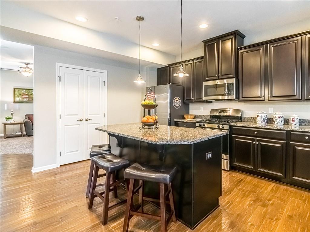 307 Rosecliff Road Wexford, PA 15090 - Photo 10 of 25 Medallion & Recessed Lighting - Granite and Stainless. Large Pantry