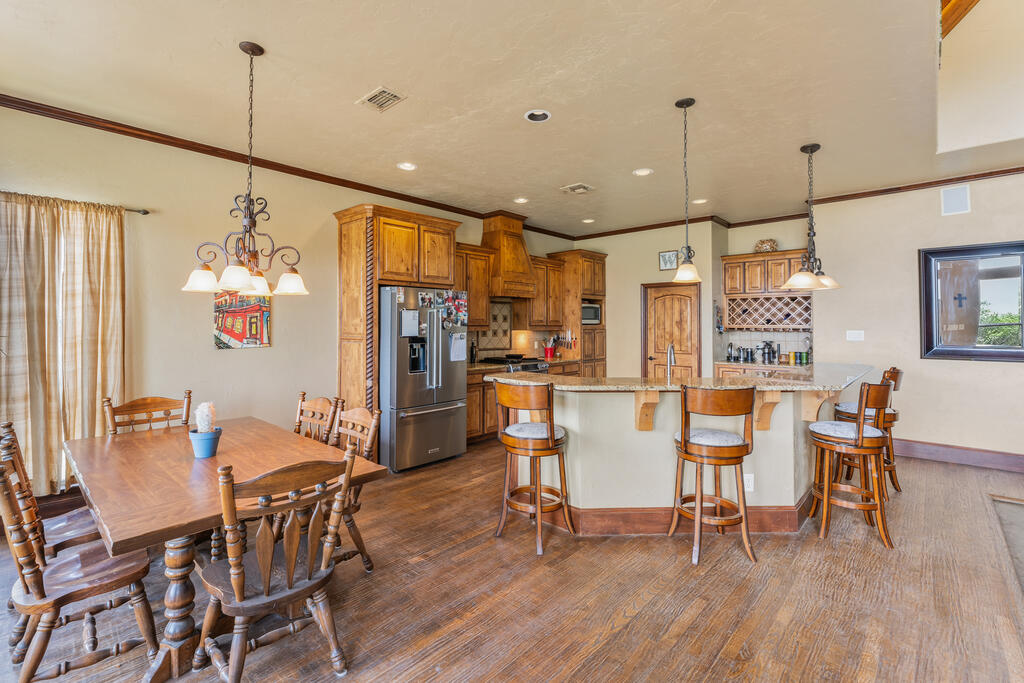 500 Reverse R Drive Fredericksburg, TX 78624 - Photo 6 of 42 Gallery Image 6