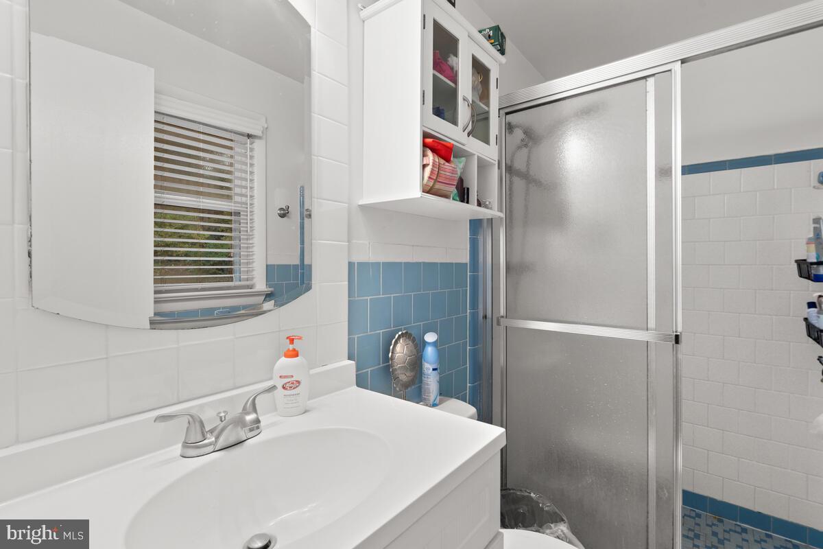 2328 Windsor Road Alexandria, VA 22307 - Photo 15 of 32