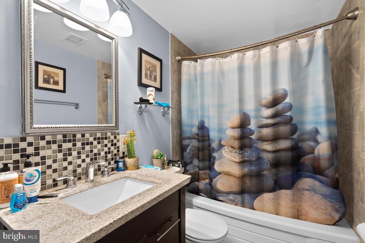 2328 Windsor Road Alexandria, VA 22307 - Photo 21 of 32