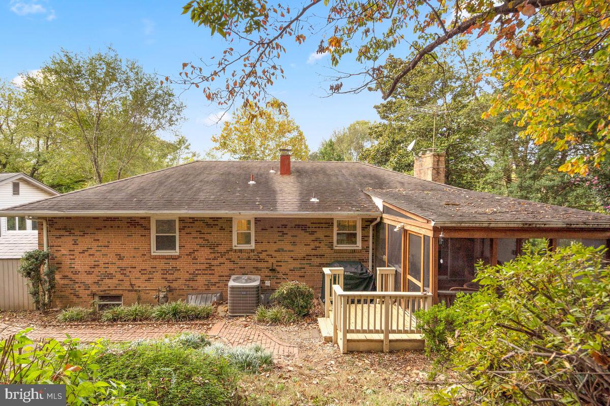 2328 Windsor Road Alexandria, VA 22307 - Photo 26 of 32