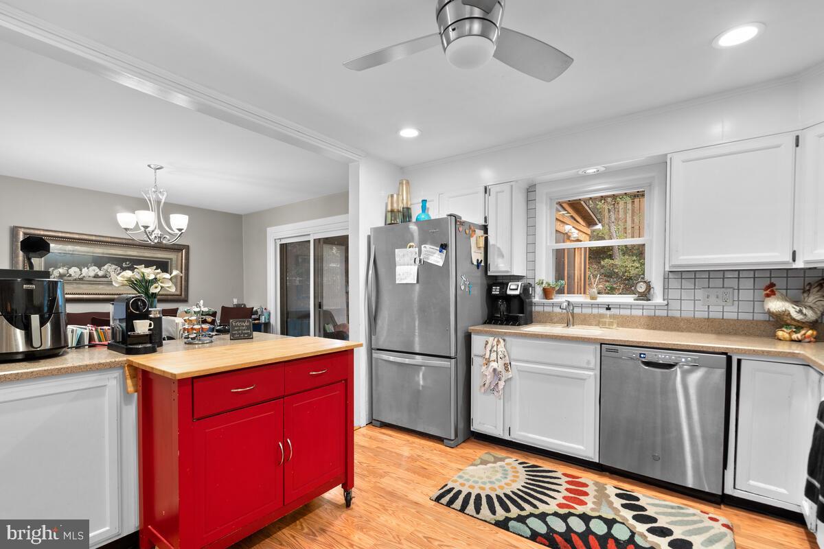 2328 Windsor Road Alexandria, VA 22307 - Photo 7 of 32