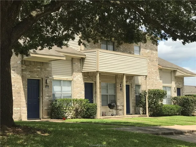 $975 | 914 Spring Loop, Unit A, College Station, TX 77840