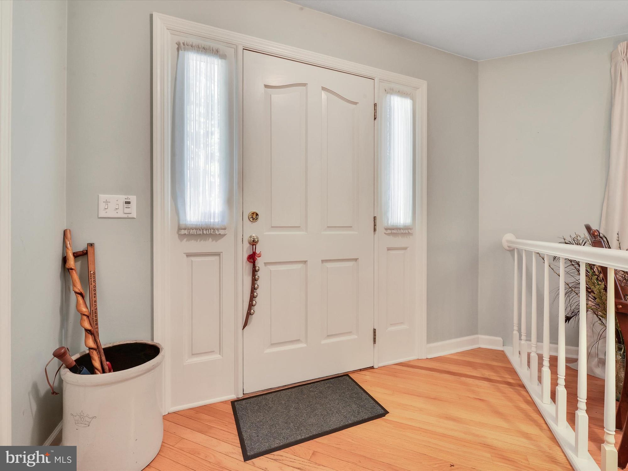 334 Old Mine Road Lebanon, PA 17042 - Photo 6 of 54 FOYER
