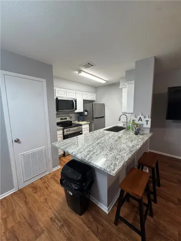 $1,500 | 1305 West Villa Maria Road, Unit E104, Bryan, TX 77801