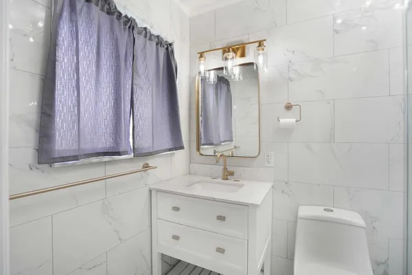 $2,900 | 5100 Northeast 22nd Avenue, Lighthouse Point, FL 33064