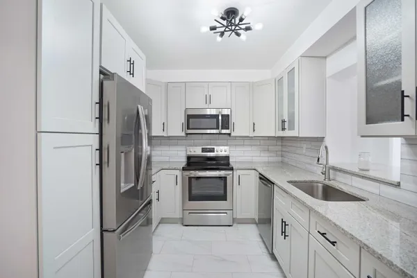 $2,900 | 5100 Northeast 22nd Avenue, Lighthouse Point, FL 33064