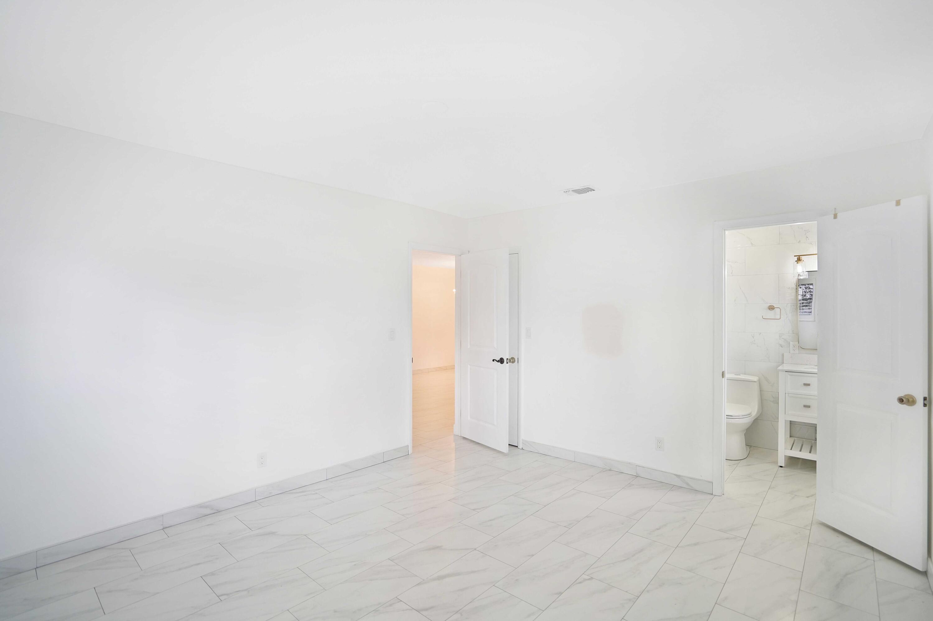 5100 Northeast 22nd Avenue Lighthouse Point, FL 33064 - Photo 31 of 31 a view of an empty room