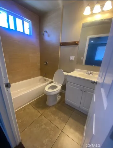 $3,500 | 635 East 79th Street, Los Angeles, CA 90001