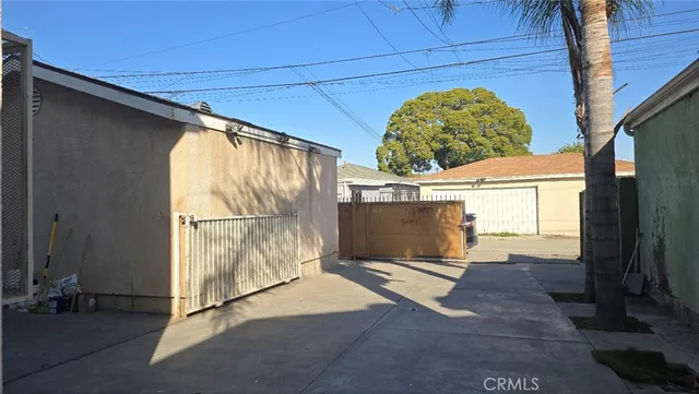$3,800 | 635 East 79th Street, Los Angeles, CA 90001