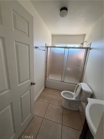 $3,800 | 635 East 79th Street, Los Angeles, CA 90001