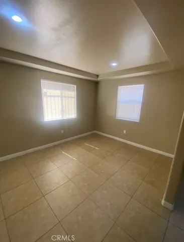 $3,500 | 635 East 79th Street, Los Angeles, CA 90001