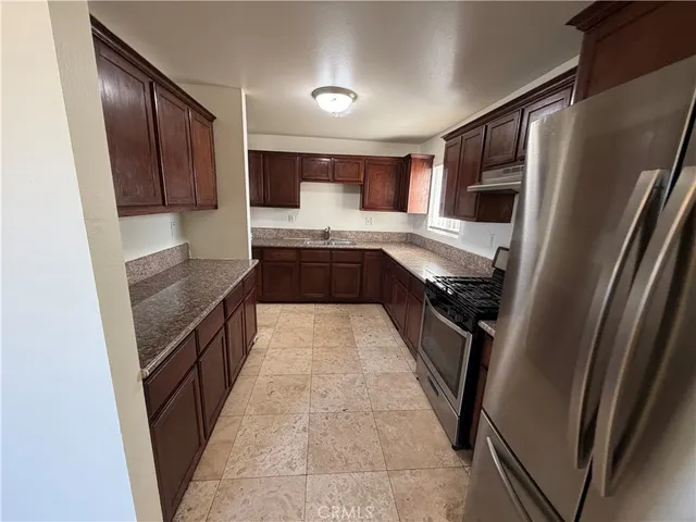 $3,800 | 635 East 79th Street, Los Angeles, CA 90001