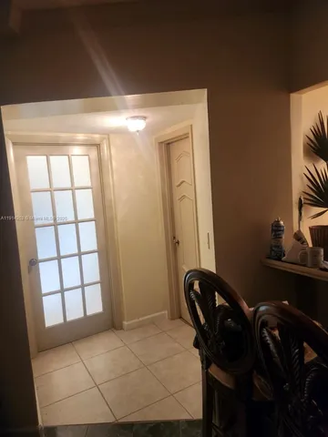 $2,500,000 | 7945 Sunset Drive, Miami, FL 33143