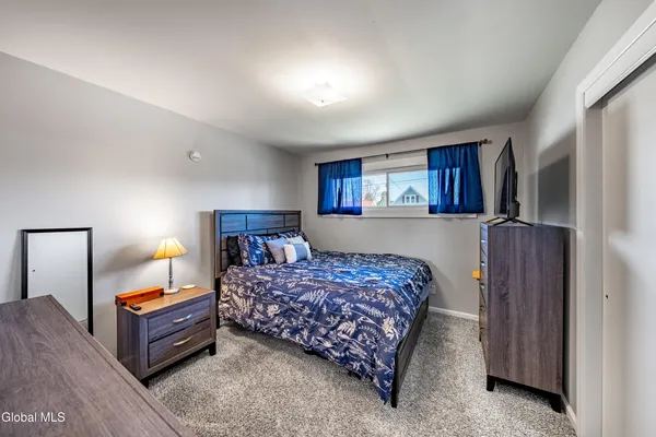 $305,000 | 2837 Woodbridge Avenue, Rotterdam, NY 12306