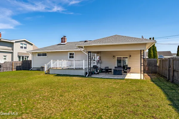 $305,000 | 2837 Woodbridge Avenue, Rotterdam, NY 12306