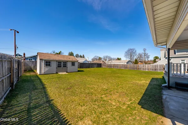 $305,000 | 2837 Woodbridge Avenue, Rotterdam, NY 12306