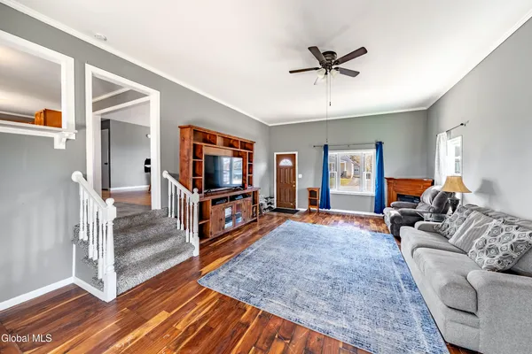 $305,000 | 2837 Woodbridge Avenue, Rotterdam, NY 12306