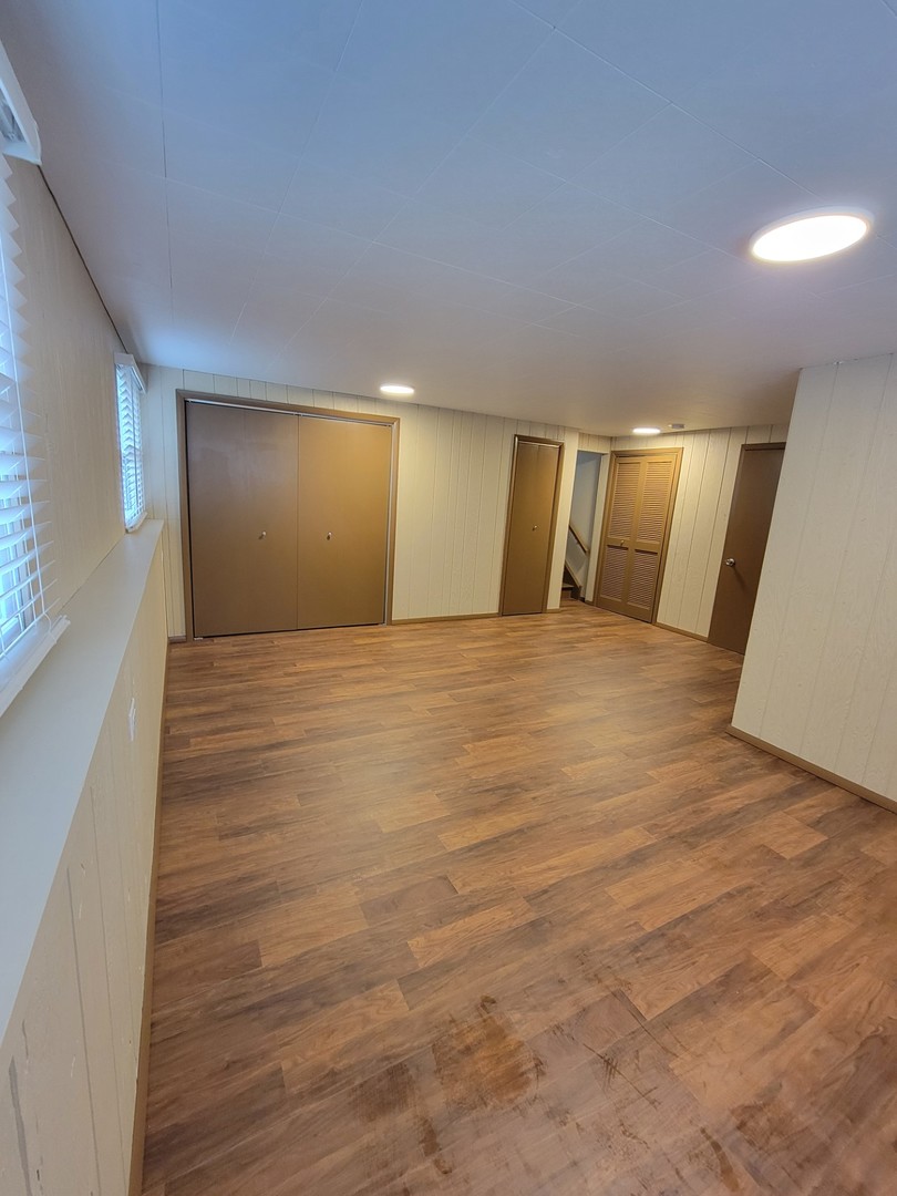313 Dean Circle Bolingbrook, IL 60440 - Photo 6 of 15 a view of an empty room