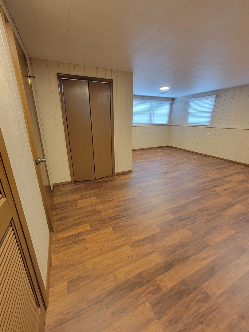 313 Dean Circle Bolingbrook, IL 60440 - Photo 8 of 15 a view of an empty room