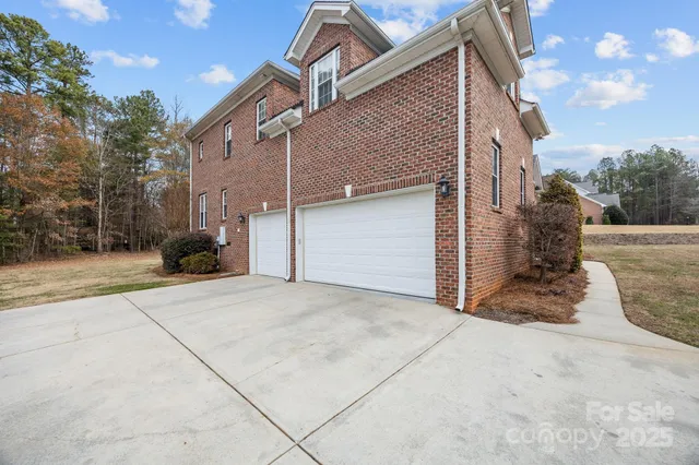 $844,900 | 7909 Bay Pointe Drive, Denver, NC 28037