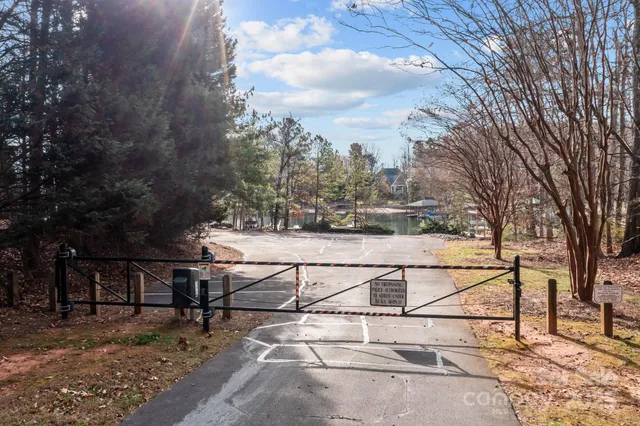 $844,900 | 7909 Bay Pointe Drive, Denver, NC 28037