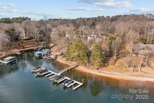 $844,900 | 7909 Bay Pointe Drive, Denver, NC 28037