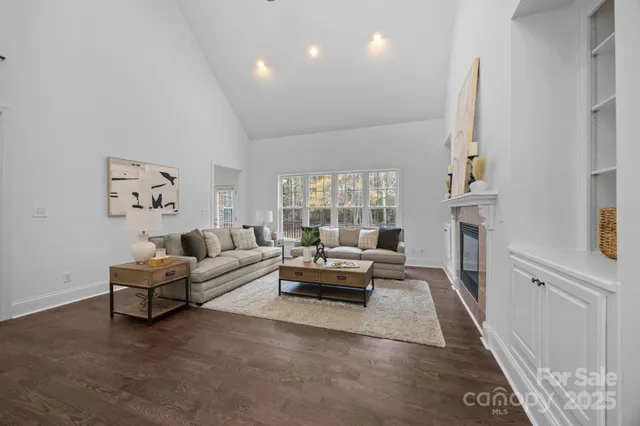 $844,900 | 7909 Bay Pointe Drive, Denver, NC 28037