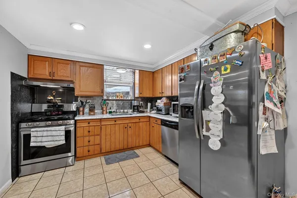 $995,000 | 4 Kingsland Drive, New City, NY 10956