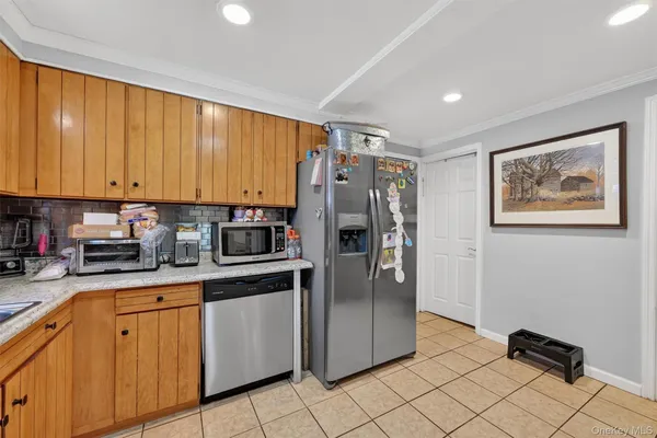 $995,000 | 4 Kingsland Drive, New City, NY 10956