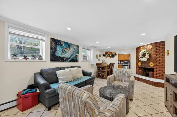 $995,000 | 4 Kingsland Drive, New City, NY 10956