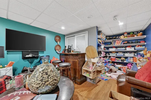 $995,000 | 4 Kingsland Drive, New City, NY 10956