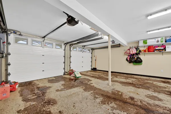 $995,000 | 4 Kingsland Drive, New City, NY 10956