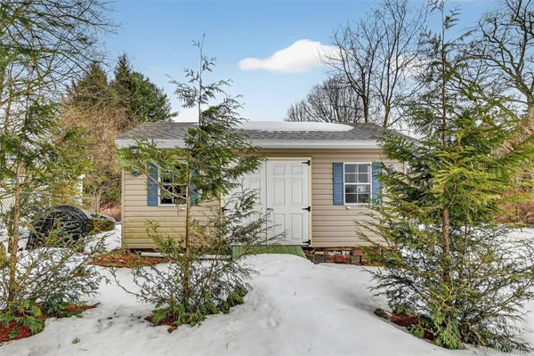 $995,000 | 4 Kingsland Drive, New City, NY 10956