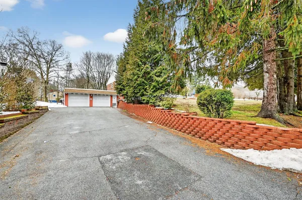 $995,000 | 4 Kingsland Drive, New City, NY 10956