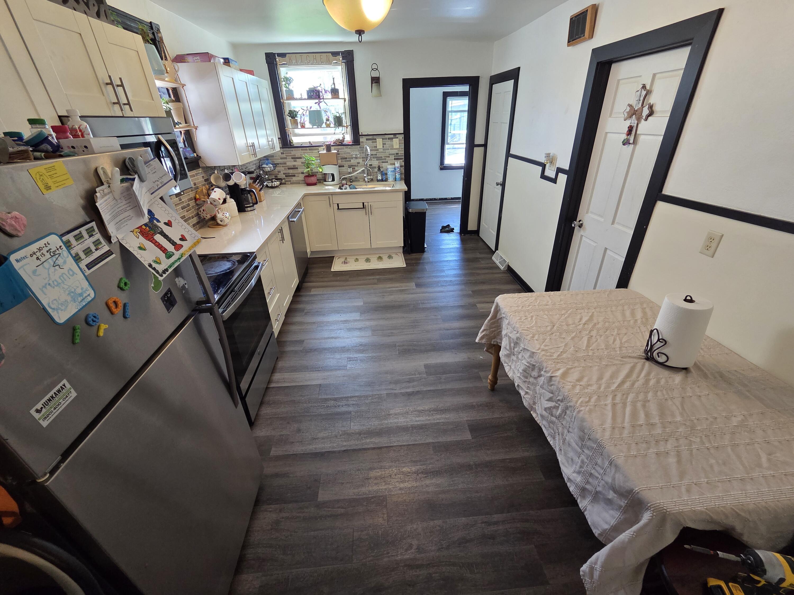 919 High Avenue Sheboygan, WI 53081 - Photo 7 of 23 20260425_112112