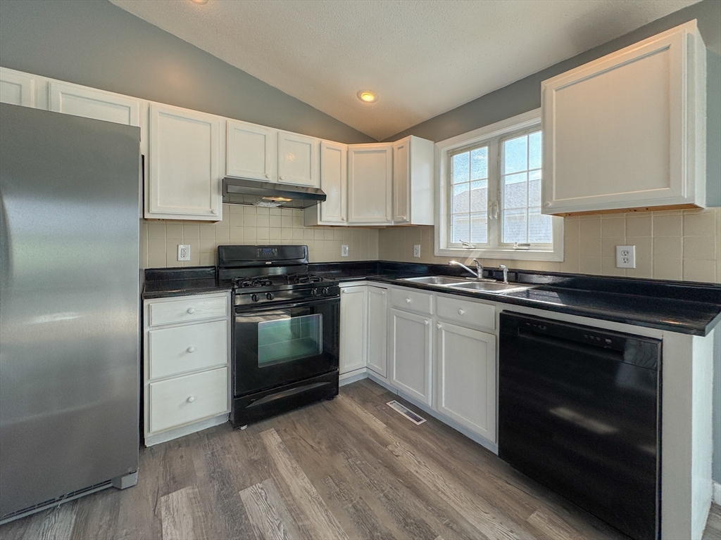 899 Warren Street Fall River, MA 02721 - Photo 10 of 20