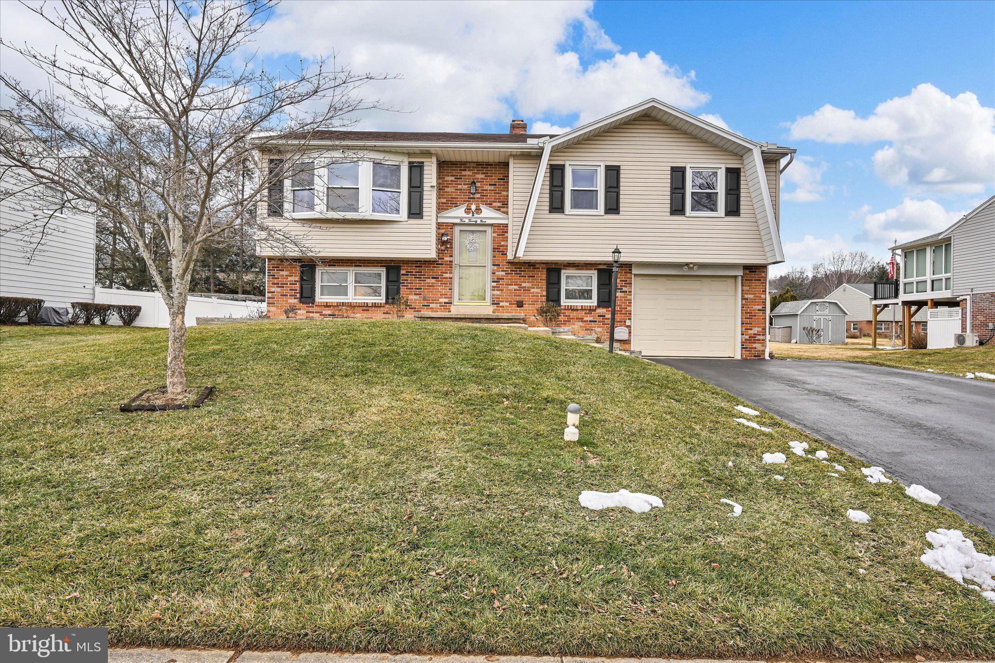 429 Candlewyck Road Lancaster, PA 17601 - Photo 1 of 35 Front
