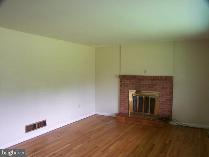 328 England Creamery Road North East, MD 21901 - Photo 13 of 14 Living Room #2