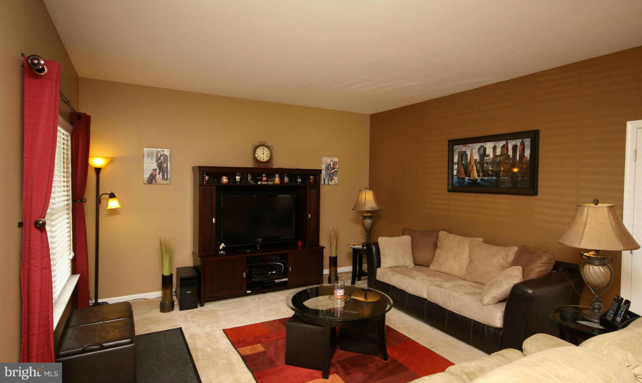 430 Kyle Road Crownsville, MD 21032 - Photo 4 of 30 Living Room